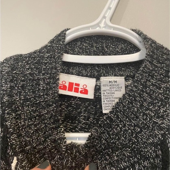 Vintage Alia sweater - Picture 2 of 2
